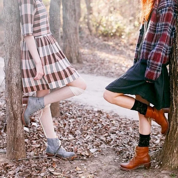 RARE Frye Sabrina 6G Grey Leather Trendy Lace Up Retro Combat Heeled Ankle Boots - Picture 2 of 16